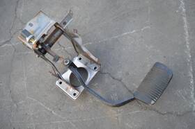 546.to1797 Toyota 1993 1994 1995 1996 1997 1998 T100 Brake Pedal A/t Automatic 546.to1797 Toyota 1993 1994 1995 1996 1997 1998 T100 Brake Pedal A/t Automatic