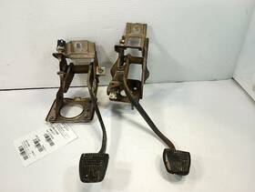 546.to1895 Toyota 1995-04 Tacoma Brake/clutch Pedal Assembly 1996-02 4 Runner 11772572