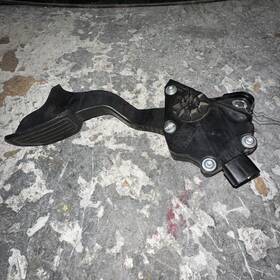 546.to1i16 Toyota 2016 Prius Gas Pedal