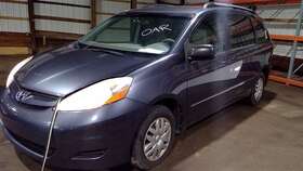546.to1q10 Toyota Sienna 2010 Pedal Brake/clutch