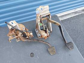 55107-34040 Toyota 00-04 Tundra Clutch And Brake Pedal Assemblies - 5spd Manual Sr5 Dlx 5vzfe