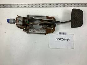 55302-33090 Toyota 2006 Camry 2.4l Xv30 Brake Stop Pedal Pad With Tail Light Switch Oem