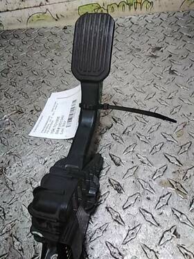 704.to1806 Toyota Tacoma 2006 Gas Pedal 2621651