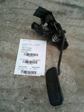 704.to1h02 Toyota Camry 2002 Gas Pedal 2475259