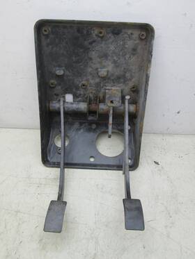 19131830 Triumph Tr6 Manual Brake And Cutch Pedal Assembly Used
