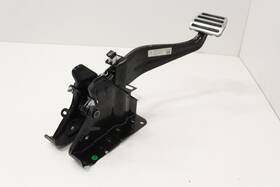 Chs300080004 Vinfast 2023 - 2026 Vf 8 Front Brake Foot Stop Pedal With Bracket Oem