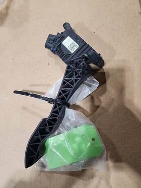 234.vw1321 Volkswagen 18 19 20 21 Atlas Se 3.6 Fwd At Gas Accelerator Pedal Oem B