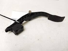 234.vw1b99 Volkswagen Gas Pedal For 1999 Beetle Gl Oem