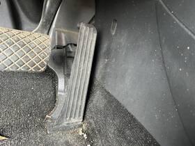 234.vw1q13 Volkswagen Accelerator Fuel Gas Pedal With Sensor 2013 Cc