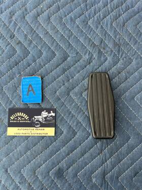 1272606 Volvo 1986-1993 240 244 245 Gas Accelerator Pedal Pad Oem #4043em