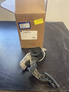 24365445 Volvo Throttle/ Accelerator Pedal For Volvo/mack P/n