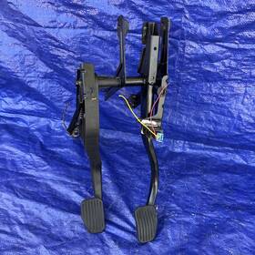 3514406 Volvo 00-06 S80 01-06 V70 01-11 S60 Manual Pedal Clutch And Brake Assembly Rare