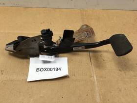 4n51-2467-de Volvo 2006 S40 Brake Pedal Oem