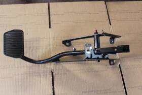 546.vo1v06 Volvo 2005 2006 2007 V70 Brake Pedal