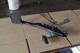 546.vo1v07 Volvo 2005 2006 2007 V70 Brake Pedal Automatic