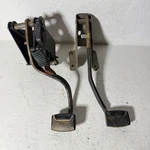 99-04 Ford F250 F350 Oem Brake And Clutch Pedal Assemblies. Fixed Price $169.99.
