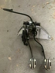 2002-2008 Mini Cooper Clutch And Brake Pedal Assembly 35111511659 Oem. Fixed Price $124.99.