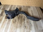 2006 Kia Sedona Gas Accelerator Pedal 32700-4DXXX (stock #588). Fixed Price $35.00.