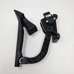 2013-2019 Hyundai Santa Fe 3.3L Accelerator Pedal Assembly Oem 32700-2W100. Fixed Price $74.99.