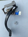 Land Rover LR4 Brake Pedal Oem 2010 - 2013. Fixed Price $16.69.