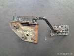 2005 Ford F350SD Diesel Throttle Pedal 360452. Fixed Price $75.00.