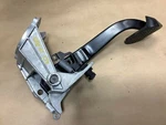 Bmw 2007 328XI E90 3.0L Awd Brake Stop Pedal Pad With Bracket Support Factory. Fixed Price $48.36.