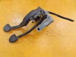 Oem 2006 Bmw E92 325I N52 Clutch Brake Pedal Box And Master Cylinder 6762250. Fixed Price $40.38.