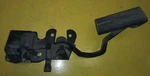 Oem Ford Accelerator Pedal & Sensor F250 F350 7.3 Diesel 96-97 F6TZ-9F836-AA. Fixed Price $249.00.