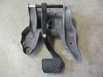 Brake Pedals Audi Q7 4L Automatic Block 7L8723031B. Fixed Price $23.24.