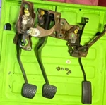 94-01 Acura Integra 92-00 Civic Oem Gas Brake Clutch Pedal Assembly M/t W/hard. Fixed Price $171.00.
